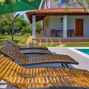 Marčana, Krnica, kuća s bazenom nedaleko mora