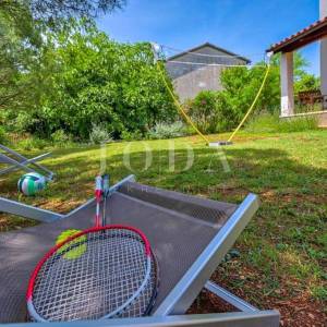 Marčana, Krnica, kuća s bazenom nedaleko mora