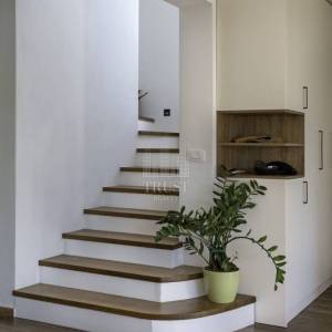 Marčana – suvremena obiteljska kuća s velikom okućnicom, novogradnja