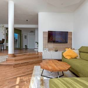 Marčana – suvremena obiteljska kuća s velikom okućnicom, novogradnja