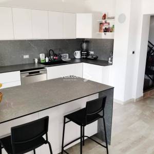 Marinići, 162m2, uređen 4-soban s dnevnim boravkom 