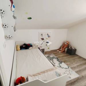 Marinići, 162m2, uređen 4-soban s dnevnim boravkom 