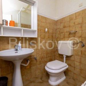 Marušići, prodaja, kuća sa dva apartmana, pogled na more