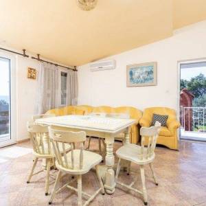 Marušići, prodaja, kuća sa dva apartmana, pogled na more