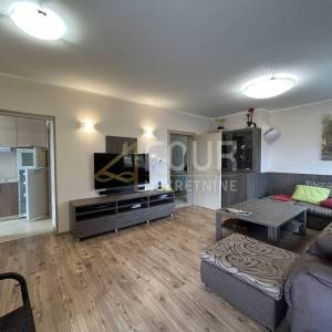 Matulji - Bregi, odličan stan od 127.71m2, terasa, zajednički bazen