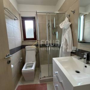 Matulji - Bregi, odličan stan od 127.71m2, terasa, zajednički bazen