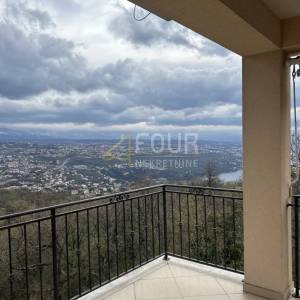 Matulji - Bregi, odličan stan od 127.71m2, terasa, zajednički bazen