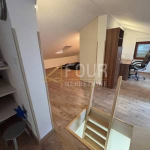 Matulji - Bregi, odličan stan od 127.71m2, terasa, zajednički bazen