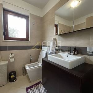 Matulji - Bregi, odličan stan od 127.71m2, terasa, zajednički bazen