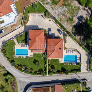 MATULJI, MUČIĆI - Novogradnja! Dvojna kuća s bazenom