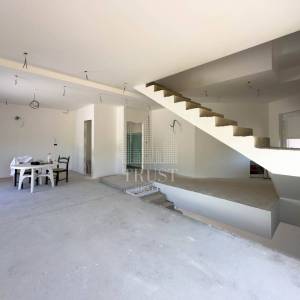 MATULJI, MUČIĆI - Novogradnja! Dvojna kuća s bazenom