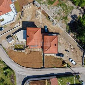 MATULJI, MUČIĆI - Novogradnja! Dvojna kuća s bazenom