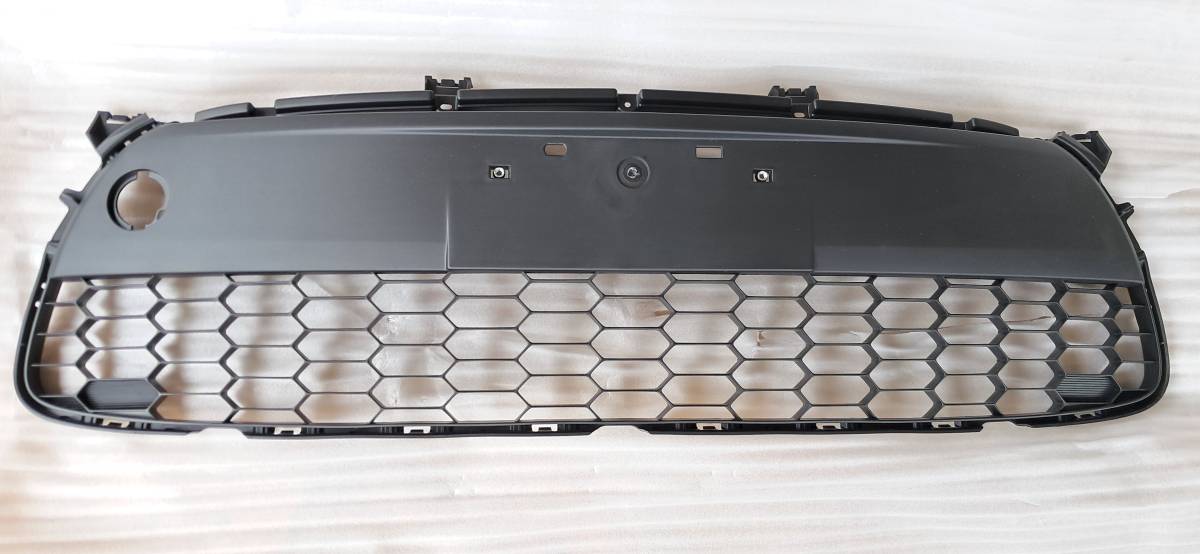 MAZDA 2 (DE) - Maska branika prednja srednja NOVO!!!