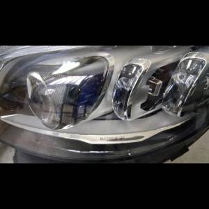 MB 205,prednji ljevi far