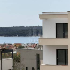 Medulin – moderan stan u novogradnji, 2 spavaće sobe, velika terasa s pogledom na more