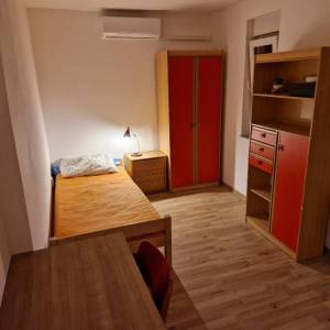 Medveščak,2S stan 50m2 u manjoj stambenoj zgradi na odličnoj lokaciji