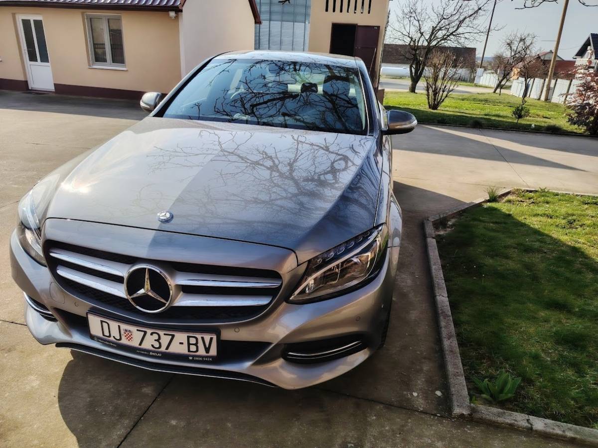 Mercedes-Benz 220 D