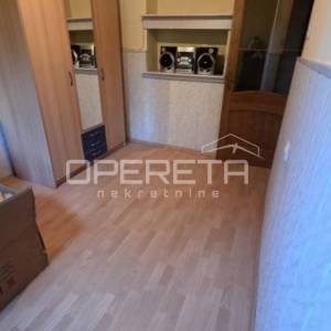 Mirna kuća u Vinici s velikim voćnjakom