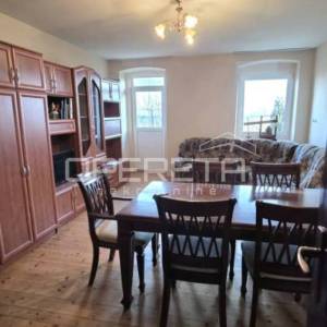 Mirna kuća u Vinici s velikim voćnjakom