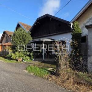 Mirna kuća u Vinici s velikim voćnjakom