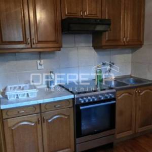 Mirna kuća u Vinici s velikim voćnjakom