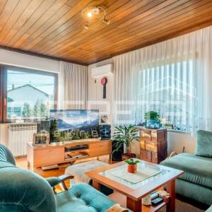 MIRNA ULICA, tri ODVOJENE STAMBENE CJELINE