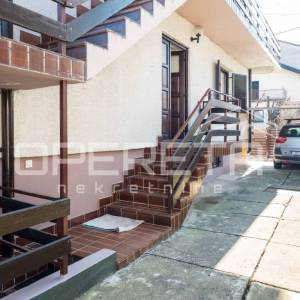 MIRNA ULICA, tri ODVOJENE STAMBENE CJELINE