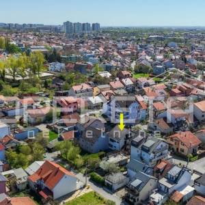 MIRNA ULICA, tri ODVOJENE STAMBENE CJELINE