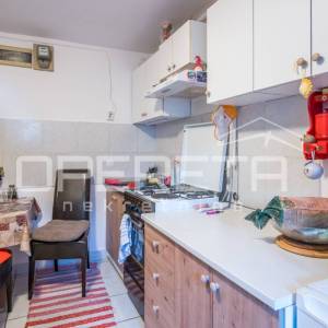 MIRNA ULICA, tri ODVOJENE STAMBENE CJELINE