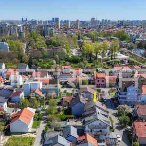 MIRNA ULICA, tri ODVOJENE STAMBENE CJELINE