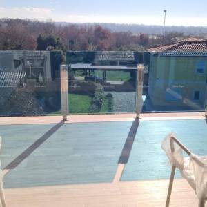 Moderan apartman s parkirnim mjestom i ostavom u bloku F, u blizini Umaga!