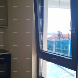 Moderan apartman s parkirnim mjestom i ostavom u bloku F, u blizini Umaga!