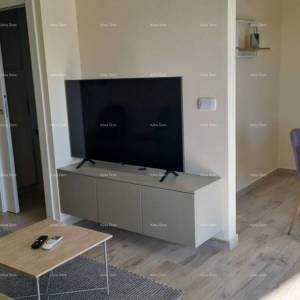 Moderan apartman s parkirnim mjestom i ostavom u bloku F, u blizini Umaga!