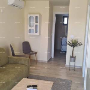 Moderan apartman s parkirnim mjestom i ostavom u bloku F, u blizini Umaga!