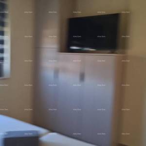 Moderan apartman s parkirnim mjestom i ostavom u bloku F, u blizini Umaga!