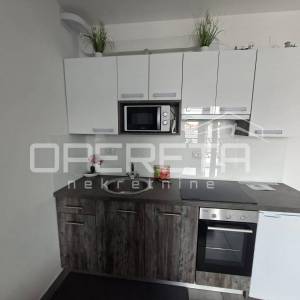 Moderan i potpuno namješten dvosoban stan 33m2 - najam