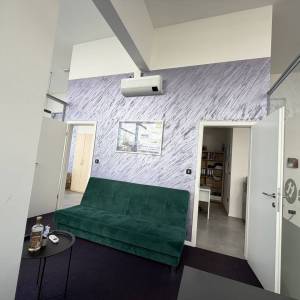 Moderan poslovni ulični prostor 131 m2, + 2 garaže, top lokacija,Špansko