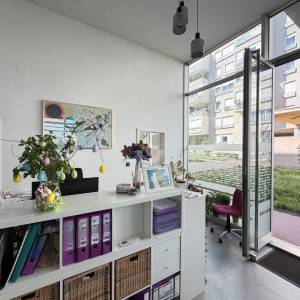 Moderan poslovni ulični prostor 131 m2, + 2 garaže, top lokacija,Špansko