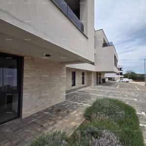 Moderan stan 70 m2 s vrtom – Štinjan, Pula