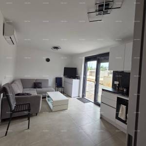 Moderan stan 70 m2 s vrtom – Štinjan, Pula