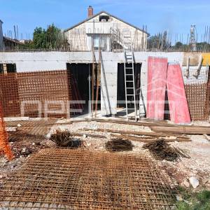 Moderan stan s terasom, vrtom i parkingom u Korčuli