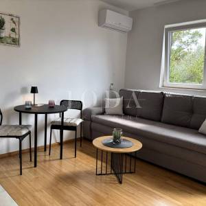 Moderan studio apartman svega 250 m od mora, Njivice