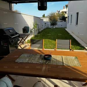 Moderano opremljen stan s vlastitim bazenom, vrtom i parkirnim mjestom, Pula!