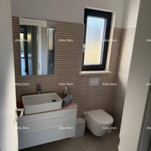 Moderano opremljen stan s vlastitim bazenom, vrtom i parkirnim mjestom, Pula!