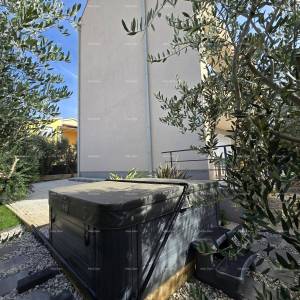 Moderna kuća u Medulinu, 800 m od centra i 150 m od mora – idealna za obitelj ili investiciju!