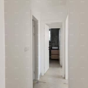 Moderna oaza s bazenom i vlastitim vrtom u Banjolama. Zgrada ima uporabnu dozvolu.