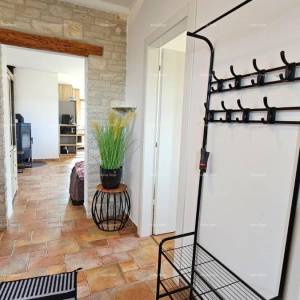 Moderna obiteljska kuća sa bazenom u Svetom Lovreču