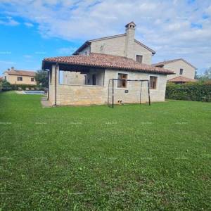 Moderna obiteljska kuća sa bazenom u Svetom Lovreču