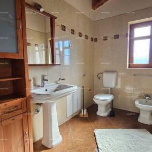 Moderna obiteljska kuća sa bazenom u Svetom Lovreču