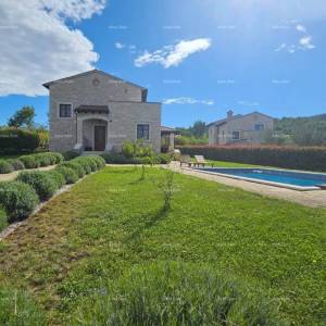 Moderna obiteljska kuća sa bazenom u Svetom Lovreču